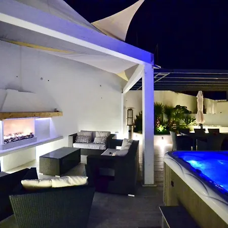 Modern With Heated Pool, Jacuzzi, Sauna, Sleeps 10 * Sitio de Calahonda
