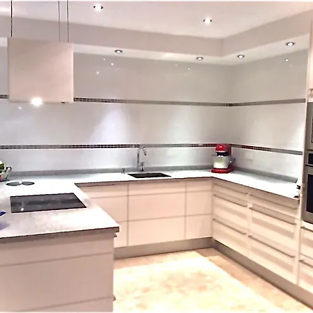 Villa Modern With Heated Pool, Jacuzzi, Sauna, Sleeps 10