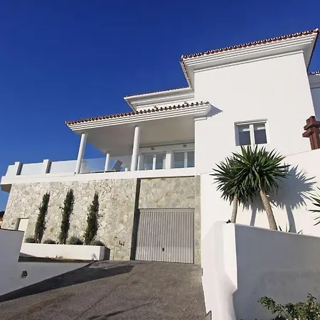 Modern With Heated Pool, Jacuzzi, Sauna, Sleeps 10 Sitio de Calahonda